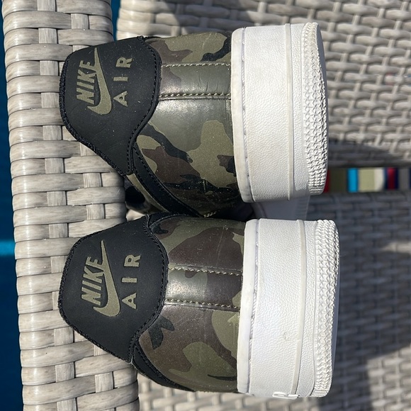 NIKE AIR FORCE 1 LV8 CAMOUFLAGE LOW TOP SNEAKERS WITH WHITE BOTTOM US SIZE 9.5 M - Picture 12 of 15